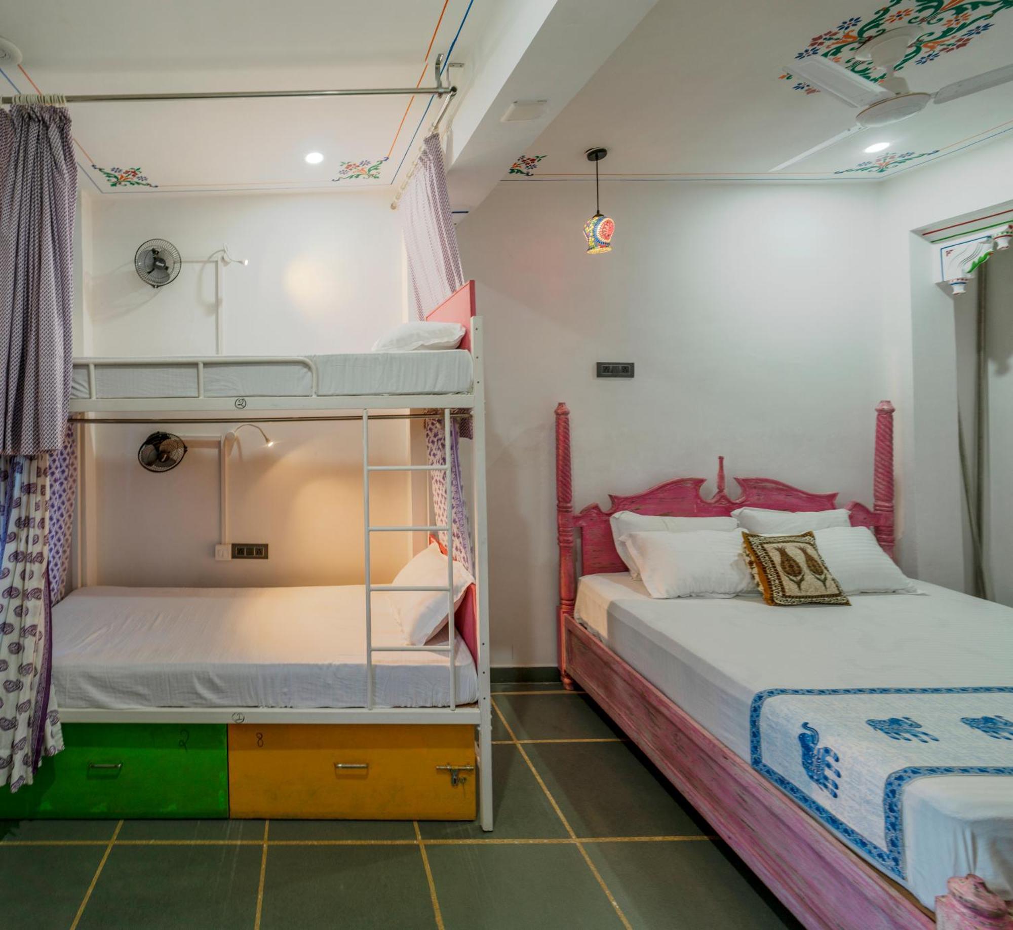 Soham Haveli Udaipur Hostel ภายนอก รูปภาพ